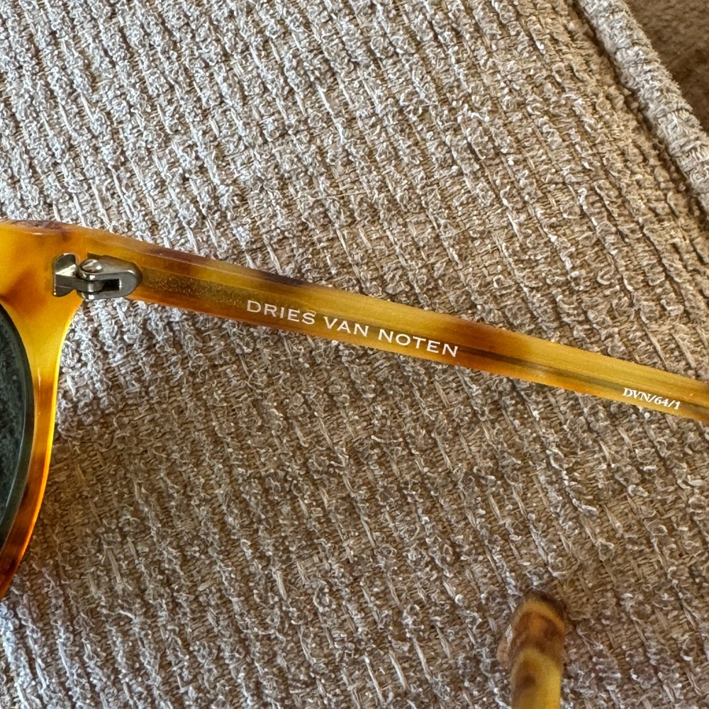 Tortoise Shell Round Sunglasses - Picture 2 of 2